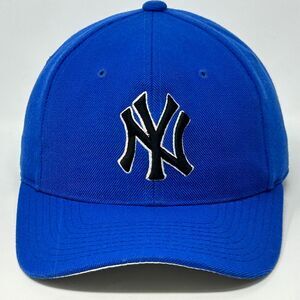 New York NY Yankees Hat Baseball Cap Fitted Size 7 1/8 Blue MLB 6 Panel